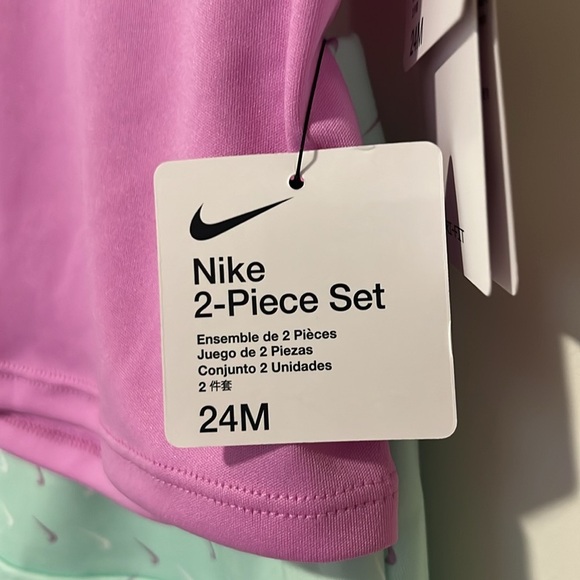 Toddler Girls Nike Essentials Tee & Skort Set 24m - Picture 4 of 9